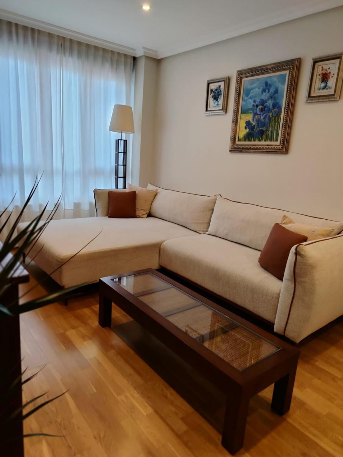 Avello Oviedo Con Parking Daire Dış mekan fotoğraf